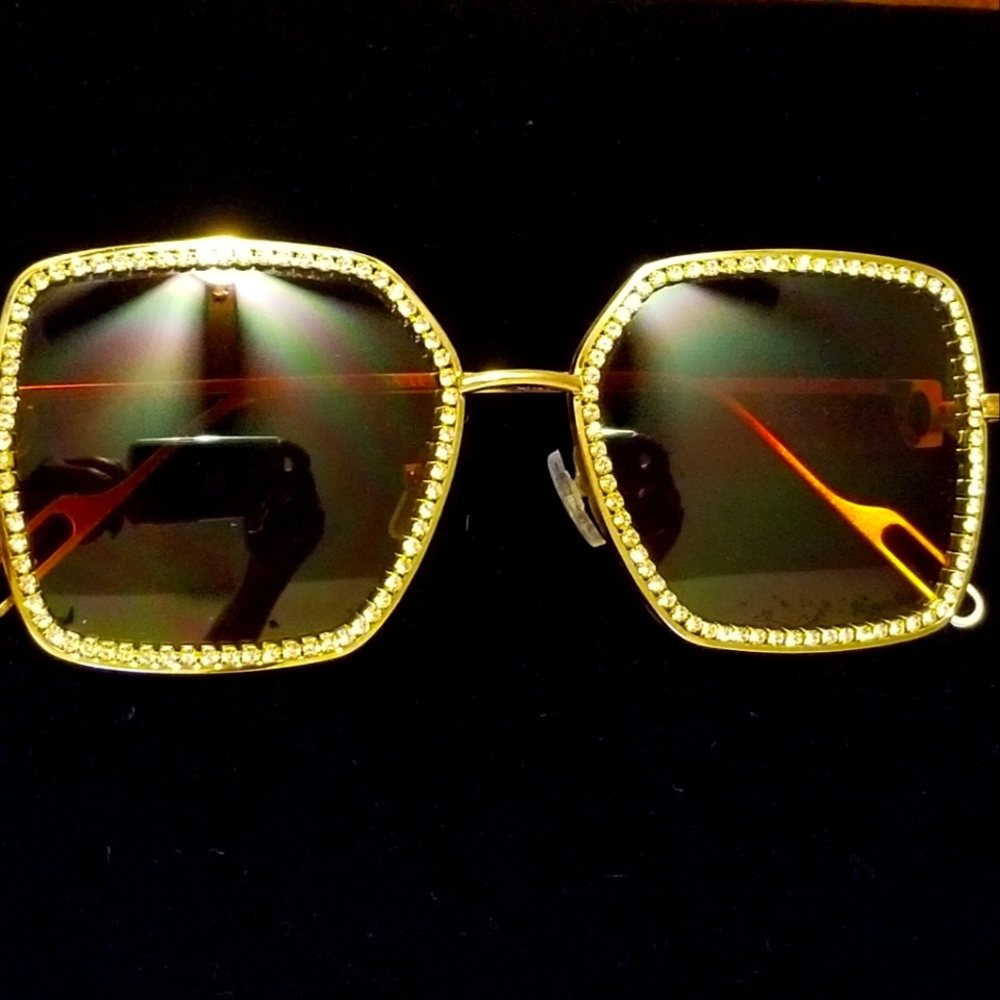 Rose gold framed with rhinestones sunglasses
